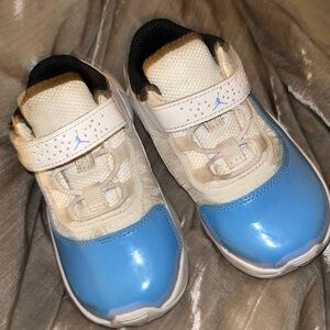 Nike Michael Jordan basketball sneakers tennis shoes 7 toddler walker blue white